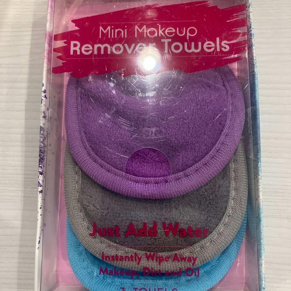 Mini Makeup Remover towels - Picture 3 of 5